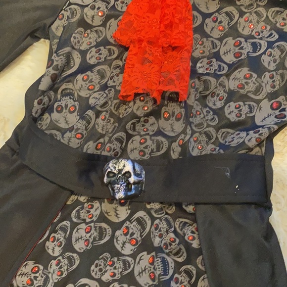 Vampire Halloween Costume - Picture 2 of 4